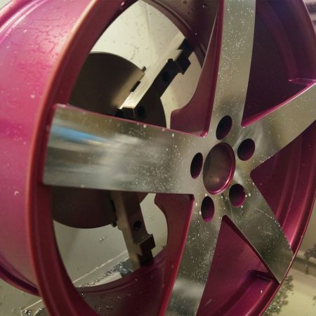 Referenzen | CNC-Glanzgedrehte Alufelgen